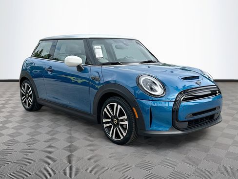 Used 2023 MINI Cooper SE image 1