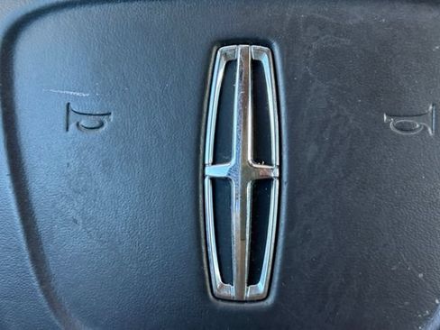 Used 2019 Lincoln Nautilus Reserve FWD image 5