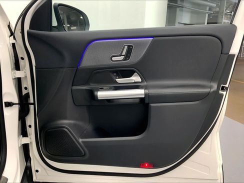 Certified 2021 Mercedes-Benz GLA 250 image 9