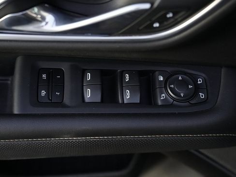 Used 2021 GMC Yukon XL SLT w/ SLT Luxury Plus Package image 30