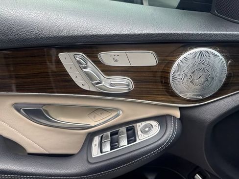 Used 2019 Mercedes-Benz C 300 Sedan image 11