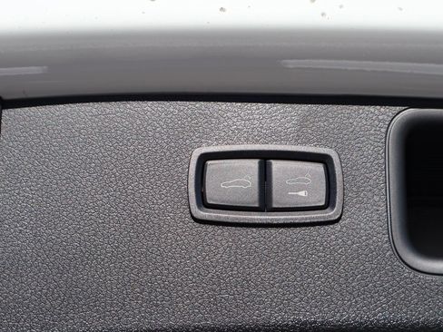 New 2026 Porsche Macan image 19