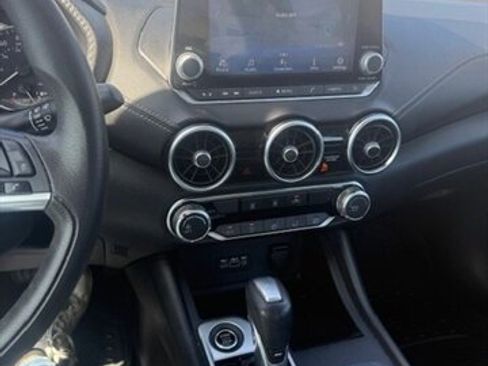 Used 2023 Nissan Sentra SV image 11