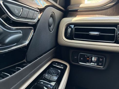Used 2020 Lincoln Aviator Reserve w/ Elements Package Plus AWD/4WD image 27