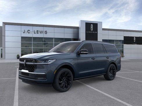 New 2026 Lincoln Navigator Reserve w/ Jet Appearance Package AWD/4WD image 2