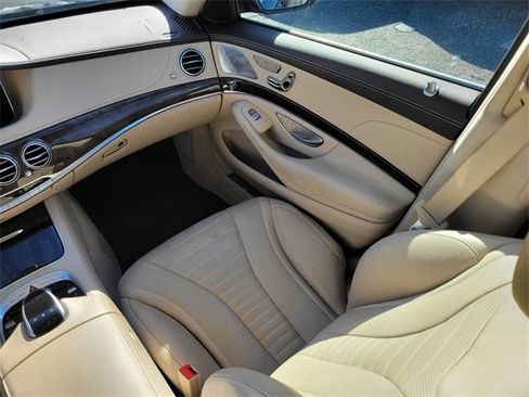 Used 2020 Mercedes-Benz S 560 Sedan image 12