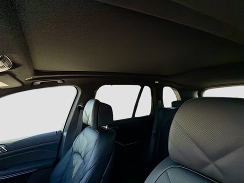 New 2026 BMW X5 xDrive50e w/ Executive Package image 27