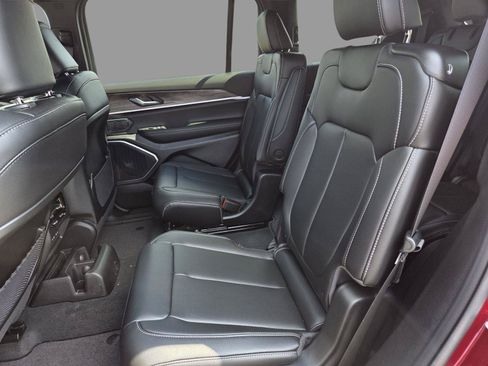 New 2026 Jeep Grand Cherokee L Limited w/ Limited Altitude Package RWD image 23