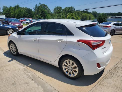 Used 2016 Hyundai Elantra GT FWD image 12