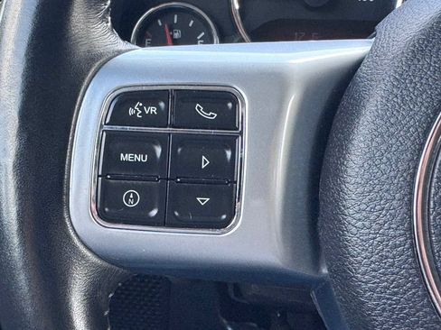 Used 2016 Jeep Wrangler Unlimited Rubicon AWD/4WD image 8