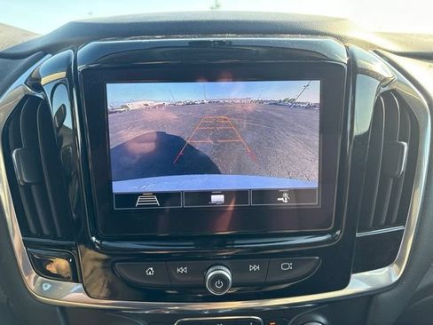 Used 2021 Chevrolet Traverse LT FWD image 11