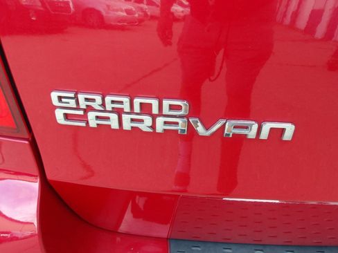 Used 2012 Dodge Grand Caravan SXT image 35