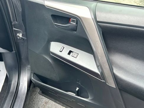 Used 2017 Toyota RAV4 LE w/ All Weather Liner Package AWD/4WD image 24