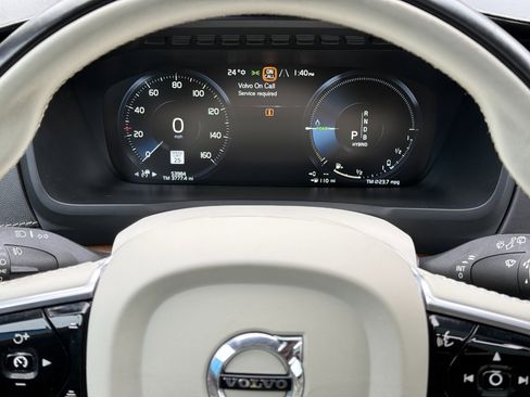 Used 2017 Volvo XC90 T8 Inscription w/ Vision Package image 11