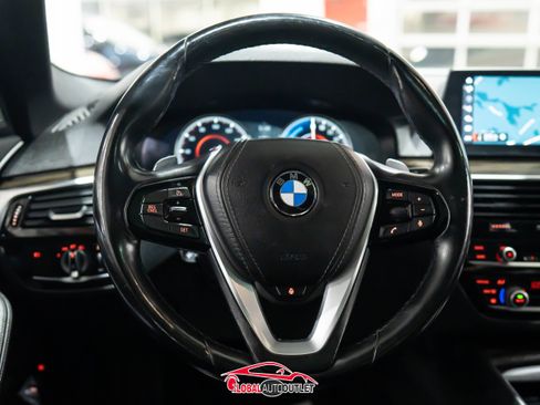 Used 2018 BMW 530e w/ Premium Package 2 image 23