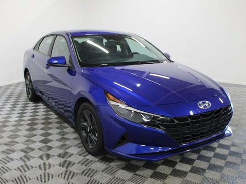 Used 2023 Hyundai Elantra SEL FWD image 8