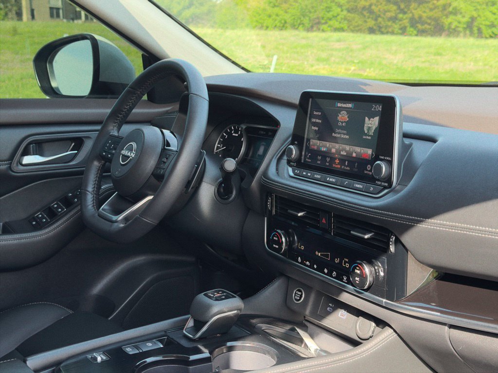Used 2023 Nissan Rogue SL FWD image 28
