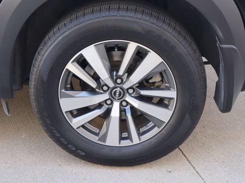 Used 2024 Nissan Pathfinder SL w/ Lighting Package (N92) FWD image 29