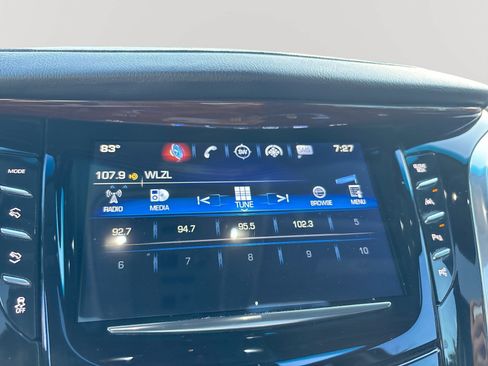 Used 2017 Cadillac Escalade Luxury AWD/4WD image 12