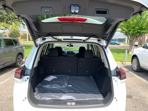 New 2026 Nissan Rogue SV FWD image 5