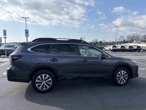 Used 2025 Subaru Outback Premium image 8