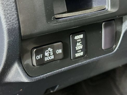 Used 2016 Toyota Tacoma TRD Off-Road w/ Towing Package AWD/4WD image 10