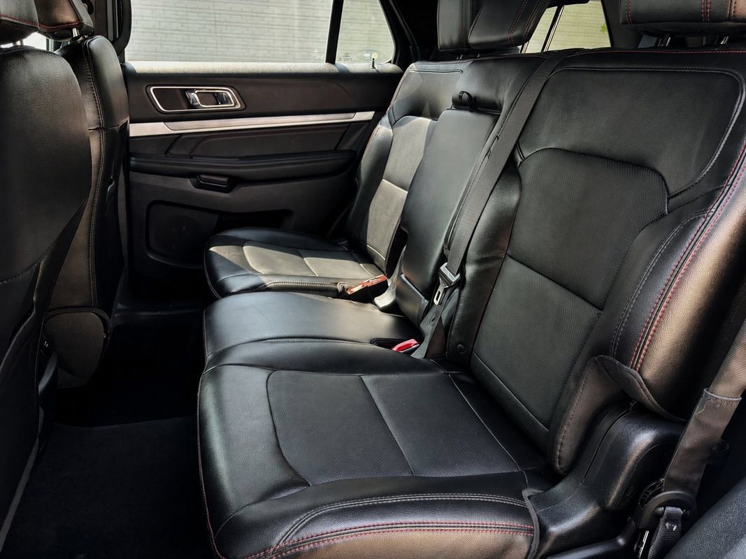 Used 2018 Ford Explorer Sport w/ Equipment Group 401A AWD/4WD image 13
