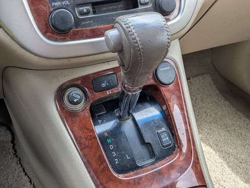 Used 2007 Toyota Highlander 4WD V6 w/ 3rd Row image 26