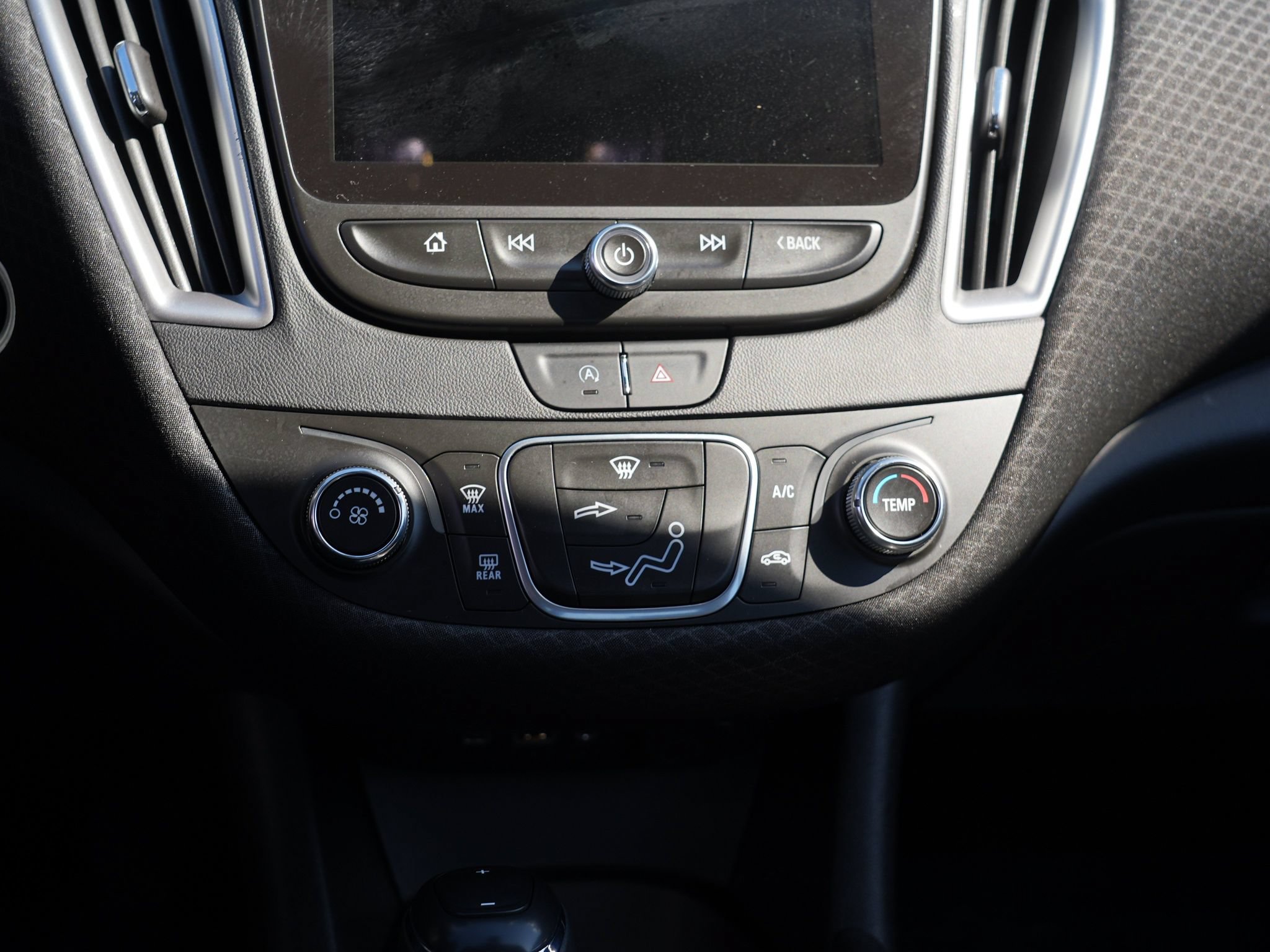 Used 2020 Chevrolet Malibu LS FWD image 25