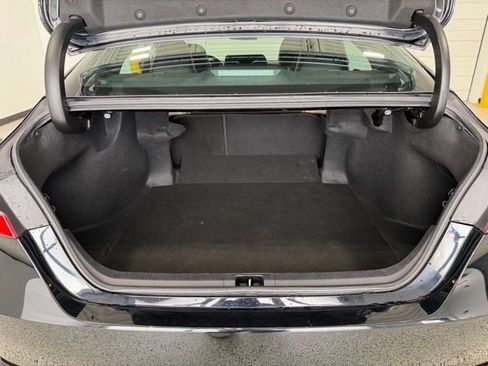 Used 2020 Toyota Camry SE FWD image 27