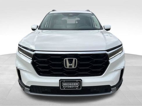 New 2025 Honda Pilot Touring image 21