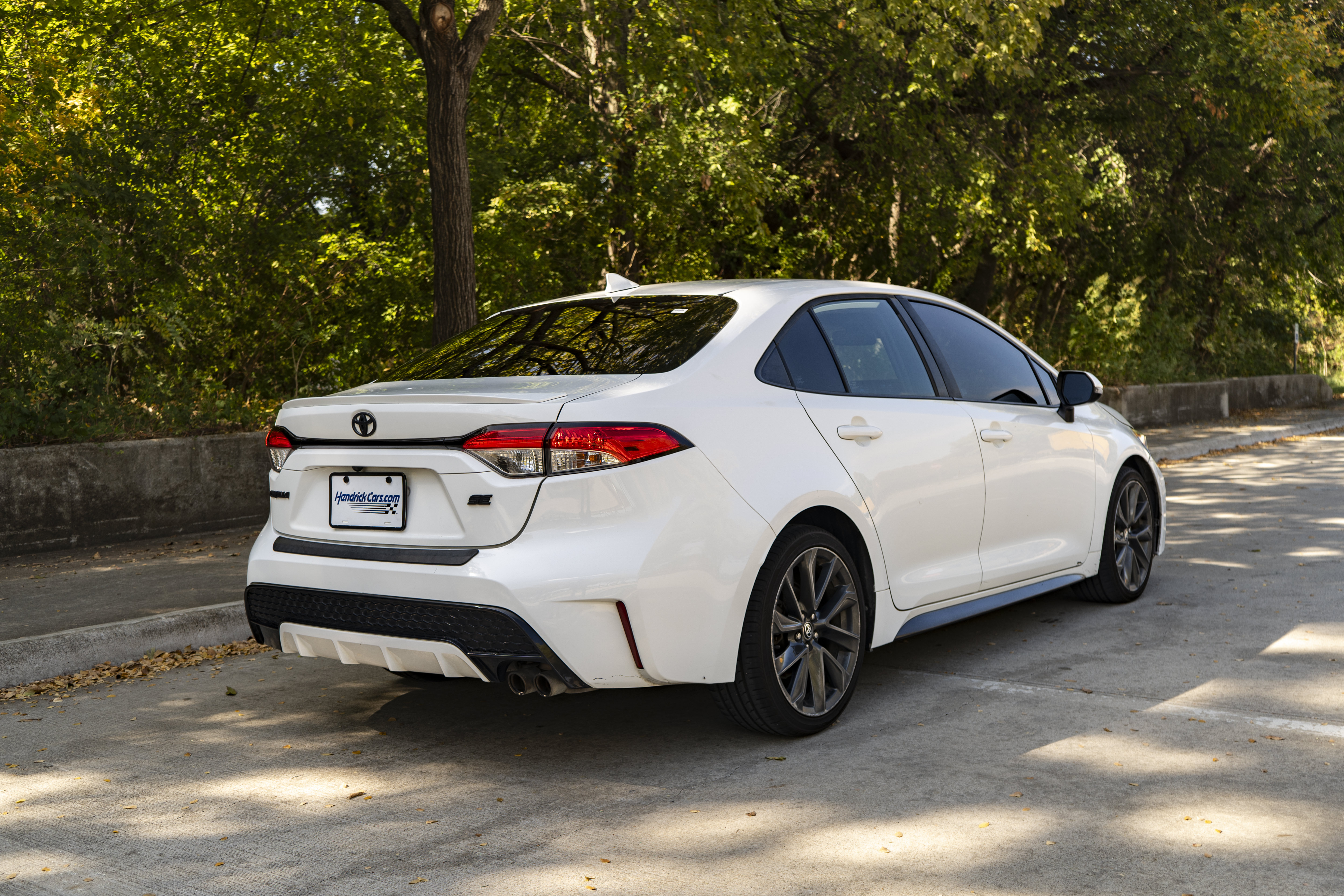 Used 2021 Toyota Corolla SE w/ Carpet Mat Package (TMS) FWD image 9