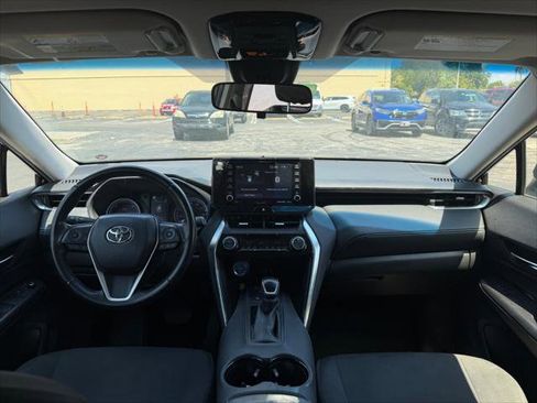 Used 2021 Toyota Venza LE image 25