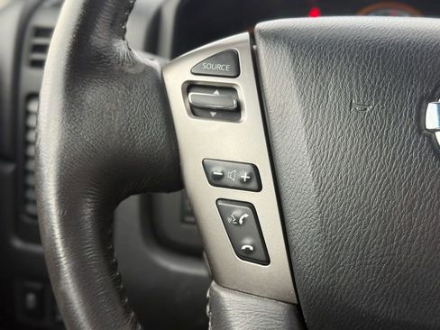 Used 2015 Nissan Titan SL image 21