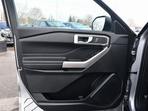 Used 2023 Ford Explorer XLT w/ Class IV Trailer Tow Package image 24