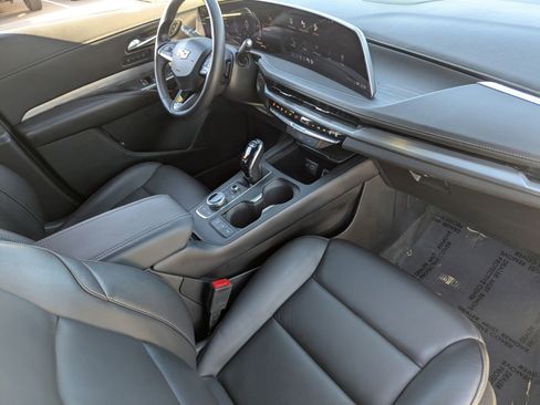 Certified 2024 Cadillac XT4 Premium Luxury image 14