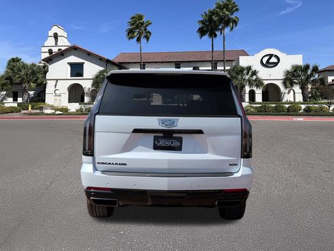 Used 2026 Cadillac Escalade ESV Sport w/ LPO, ONYX Package image 3