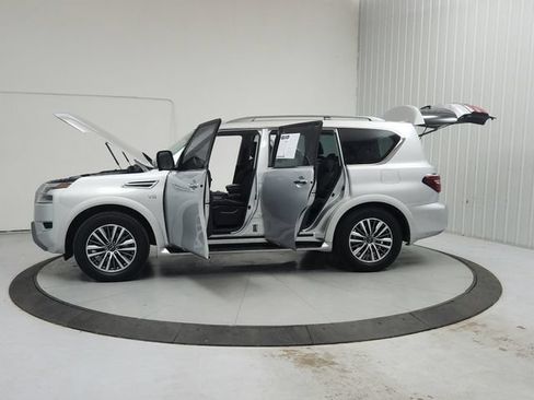 Used 2022 Nissan Armada SL AWD/4WD image 12