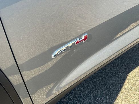 Used 2024 GMC Acadia AT4 w/ Luxury Package image 27