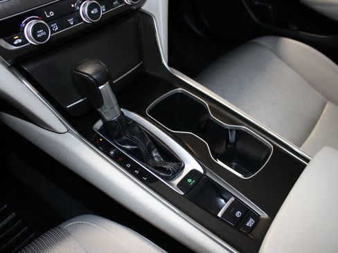 Used 2020 Honda Accord LX image 18