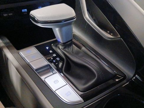 Used 2025 Hyundai Elantra Hybrid FWD image 23