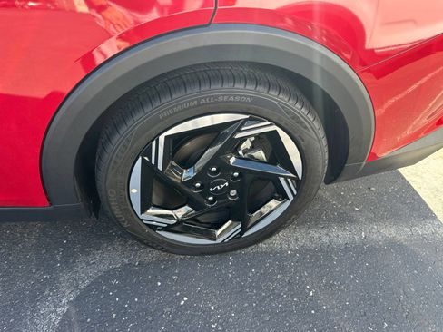 Certified 2025 Kia K4 EX FWD image 3