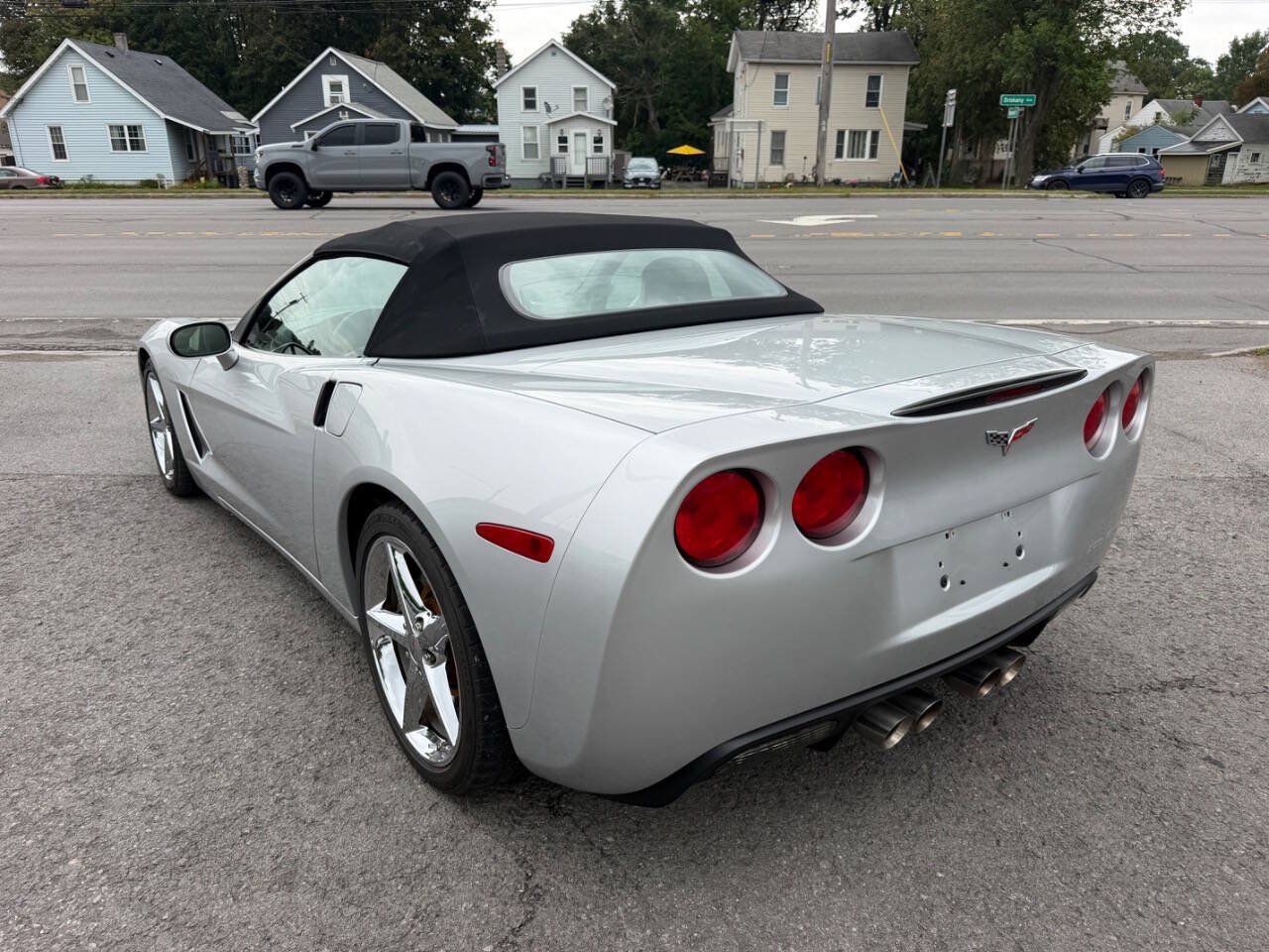 Used 2011 Chevrolet Corvette Convertible w/ Preferred Equipment Group RWD image 3