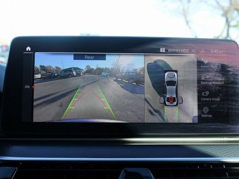 Used 2021 BMW M550i xDrive image 24