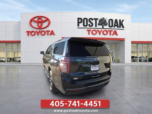 Used 2022 Chevrolet Suburban Z71 w/ Luxury Package AWD/4WD image 4