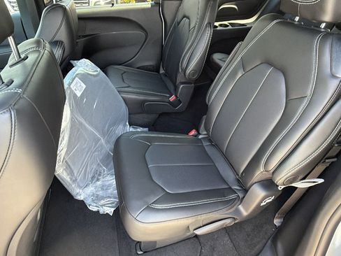 New 2027 Chrysler Pacifica LX FWD image 19