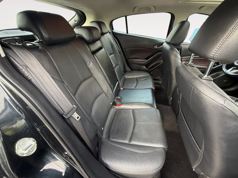 Used 2018 MAZDA MAZDA3 Grand Touring w/ Premium Equipment Package image 18