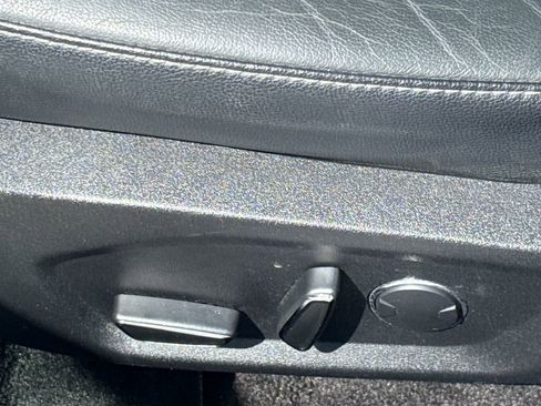 Used 2018 Ford Fusion SE w/ Fusion SE Technology Package image 22