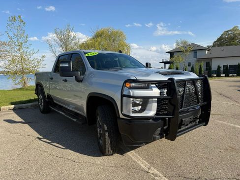 Used 2022 Chevrolet Silverado 2500 Custom w/ Gooseneck/5TH Wheel Package AWD/4WD image 4