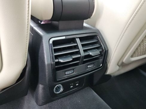 Used 2024 Audi Q3 2.0T Premium Plus w/ Premium Plus Package image 16